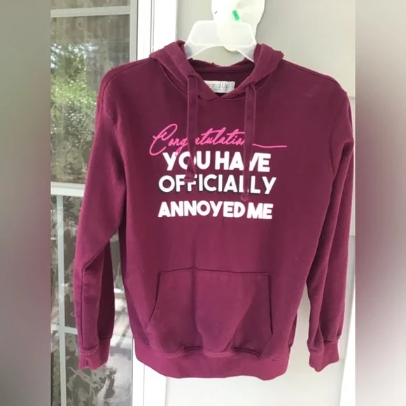 Wound Up Juniors Long Sleeve Graphic hoodie Sweatshirt Burgundy Womens Sz XS GUC - Picture 1 of 12